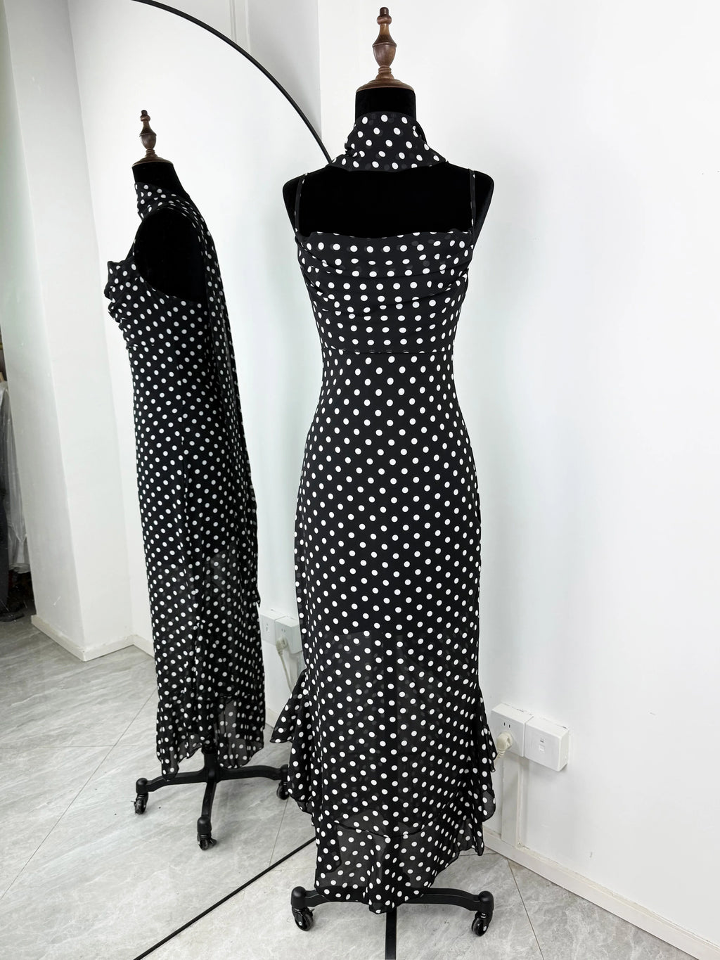 Tuularose Elegant Polka Dot Long Dress Summer Scarf Ribbon Ruffle Halter Pleated Dress Luxury Sleeveless Women's Evening Dresses