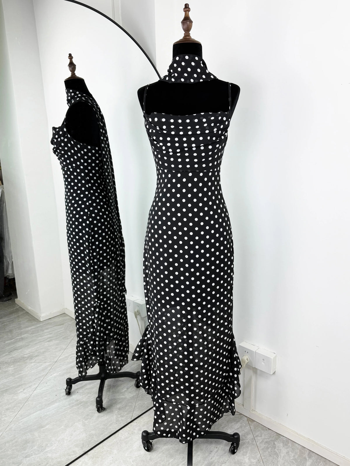 Tuularose Elegant Polka Dot Long Dress Summer Scarf Ribbon Ruffle Halter Pleated Dress Luxury Sleeveless Women's Evening Dresses