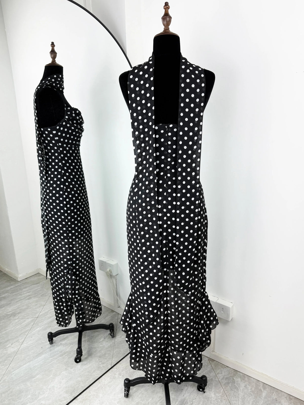 Tuularose Elegant Polka Dot Long Dress Summer Scarf Ribbon Ruffle Halter Pleated Dress Luxury Sleeveless Women's Evening Dresses